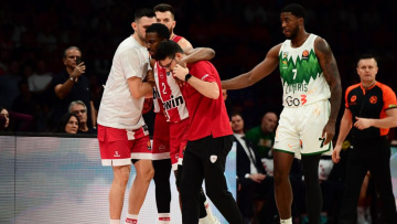 «Δεν είναι δυνατόν»: Τα έχασε ο Γάλλος σπίκερ με τον τραυματισμό του Κίναν Έβανς - Δείτε βίντεο
