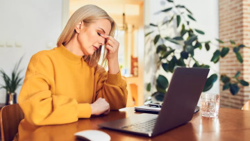 Παράδοξο: Όταν τα παυσίπονα οδηγούν σε πονοκέφαλο – Πώς αντιμετωπίζεται
