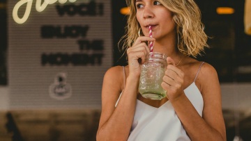 Binge drinking: Πώς μπορεί να οδηγήσει στην επαγγελματική επιτυχία (νέα έρευνα)
