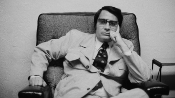 Jim Jones: Ο Αμερικανός ιεροκήρυκας της παράνοιας - Έχτισε δική του πόλη στη ζούγκλα της Γουιάνας, οδήγησε 900 ανθρώπους στην αυτοκτονία