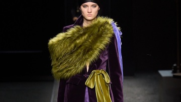 Τα ωραιότερα βελούδινα κομμάτια για το φετινό φθινόπωρο
