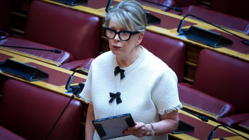 Ανάρτηση της Ακρίτα για τον χαμό μεταξύ Gutenberg και Documento: Ο εκδότης του βιβλίου έχει δίκιο, κολοκύθια τα περί πολιτικού προσώπου