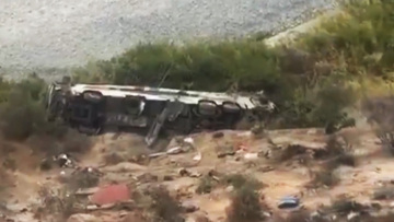 Τραγωδία στο Περού: Λεωφορείο έπεσε σε γκρεμό - Τουλάχιστον 37 νεκροί και αρκετοί τραυματίες, δείτε βίντεο