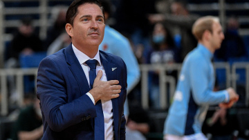 Τσάβι Πασκουάλ: Επέστρεψε μετά από 9 χρόνια στον πάγκο της Μπαρτσελόνα 