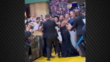 Η Αριάνα Γκράντε δέχτηκε επίθεση από θαυμαστή της στην πρεμιέρα του «Wicked: For Good» - Η επέμβαση της Σίνθια Ερίβο