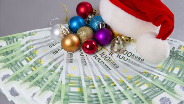 Δώρο Χριστουγέννων: Νωρίτερα η καταβολή του – Τι πρέπει να γνωρίζουν εργοδότες και εργαζόμενοι