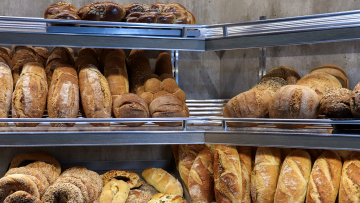 Σοκ σε φούρνο στη Λάρισα: Νεκρή η ιδιοκτήτρια, πιάστηκε το φουλάρι της στο ζυμωτήριο