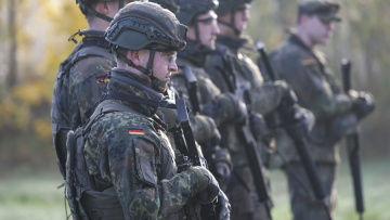 Συμβιβασμός CDU και SPD στη Γερμανία για τη στρατιωτική θητεία
