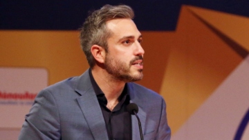 Γιώργος Τσούλης για τον γιο του: Με έχει αλλάξει πάρα πολύ, με  έχει φέρει ακόμα πιο κοντά με τη σύζυγό μου