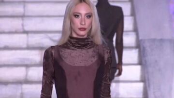 Κιάρα Μαρκέζη: Eντυπωσίασε στην πασαρέλα η εγγονή του Άκη Τσοχατζόπουλου - Δείτε το βίντεο 