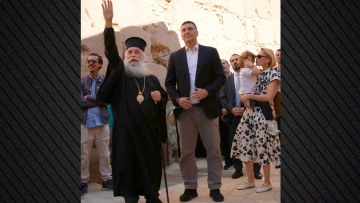 Στο Όρος Σινά ο Κικίλιας με την οικογένειά του - «Η επίσκεψη αυτή είναι από τις μεγαλύτερες ευλογίες της ζωής μου»
