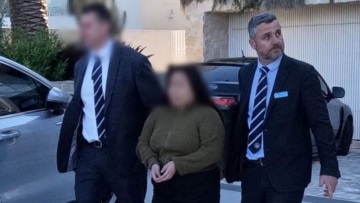 Απάτη-μαμούθ από «μάντισσα» στην Αυστραλία: Έβαζε πελάτισσες να πάρουν δάνειο για να βρουν πλούσιο γαμπρό - Μάζεψε €40 εκατ.