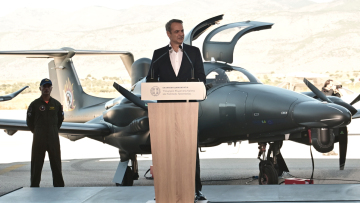 Τρία υπερσύγχρονα αεροσκάφη παρέλαβε η Πυροσβεστική παρουσία Μητσοτάκη - Δείτε φωτογραφίες και τα χαρακτηριστικά τους  