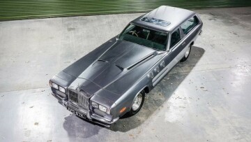 Κλασικό αυτοκίνητο με κινητήρα αεροπλάνου δημοπρατείται