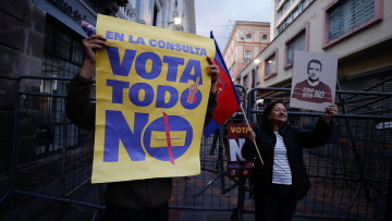 Ο Ισημερινός στις κάλπες μεθαύριο σε δημοψήφισμα κρίσιμο για τον πρόεδρο Νομπόα