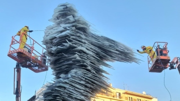 «Δρομέας»: Καθαρίστηκε το εμβληματικό γλυπτό της Βασιλίσσης Σοφίας – Δείτε βίντεο 