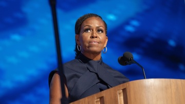 Η Αμερική δεν είναι έτοιμη για γυναίκα πρόεδρο, μην κοιτάτε εμένα για υποψήφια, λέει η Μισέλ Ομπάμα