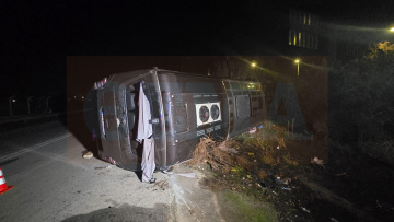 Ελιγμό για να αποφύγει σκύλο έκανε ο οδηγός του λεωφορείου που ανατράπηκε στον Βόλο - «Χάθηκε το φως από τα μάτια μας» λένε οι επιβάτες
