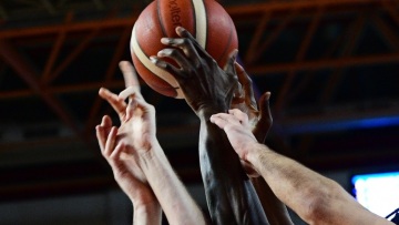 Αθλητικές μεταδόσεις σήμερα: Οι μάχες Ολυμπιακού, Παναθηναϊκού στο μπάσκετ και τα προκριματικά του Μουντιάλ