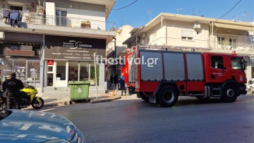 Πυρκαγιά σε διαμέρισμα στη Θεσσαλονίκη - Εκκενώθηκε πολυκατοικία, δύο άτομα στο νοσοκομείο
