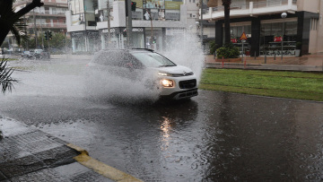 Καιρός: Έρχονται διαδοχικά κύματα βροχών στη δυτική Ελλάδα, λέει ο Αρναούτογλου - Πού χρειάζεται προσοχή