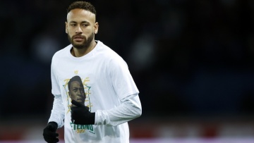 Η κληρονομιά του «βασιλιά» του ποδοσφαίρου αλλάζει χέρια: Ο Νεϊμάρ αγοράζει το εμπορικό σήμα «Pelé»
