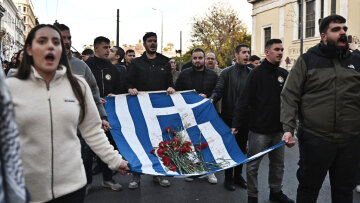 Μία σύλληψη και 19 προσαγωγές γύρω από το Πολυτεχνείο - Ξεκινά σε λίγο η πορεία