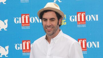 Σάσα Μπάρον Κοέν: Απολαμβάνει την ελευθερία του μετά το διαζύγιο με την Άιλα Φίσερ - Το φλερτ με 26χρονη influencer