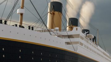 
Ένα διαμαντένιο μυστήριο από τον βυθό: Το δαχτυλίδι του Τιτανικού λάμπει ξανά στο Λας Βέγκας
