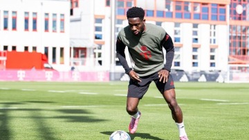 Μπάγερν: Ο Ντέιβις επέστρεψε στο κανονικό πρόγραμμα προπονήσεων μετά από οκτώ μήνες
