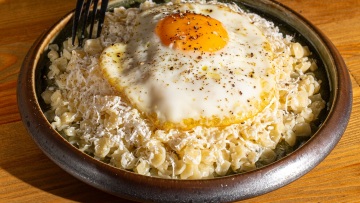 Χυλοπίτες τσουχτές από τη Μαρίνα Χρονά
