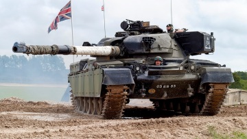 Η ΕΕ κάνει σκόντο στη Βρετανία για το SAFE: Ρίχνει στο 1/3 το ποσό που της ζητάει για να της δώσει πρόσβαση