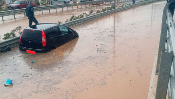 Καιρός: Κατολισθήσεις, πλημμύρες και απεγκλωβισμοί στην Ήπειρο - Επιμένει και σήμερα η κακοκαιρία στη δυτική Ελλάδα
