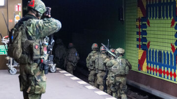 Άσκηση του Γερμανικού Στρατού στο μετρό του Βερολίνου με σενάρια... «αστικού πολέμου» - Δείτε βίντεο