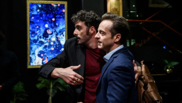 Προμηθέας Αλειφερόπουλος - Νίκος Μήλιας: Ατύχημα στη σκηνή του θεάτρου Άλμα για τους δύο πρωταγωνιστές του «Festen»