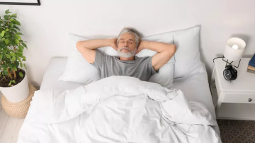 Πίεση: Η μικρή αλλαγή στον ύπνο που τη «ρίχνει» με φυσικό τρόπο σε 2 εβδομάδες
