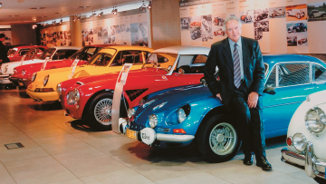 Αλέξανδρος Μανιατόπουλος: Οι απότομες στροφές της ζωής του θρύλου της αυτοκίνησης και το βιβλίο Guinness