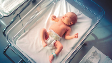 «Βιομηχανία βρεφών» στα Χανιά: Ταρίφα έως 150.000 ευρώ για παρένθετες μητέρες, όλο το βούλευμα