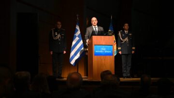 Λαμπρή εκδήλωση παρουσία Δένδια για την ημέρα των Ενόπλων Δυνάμεων στο Μέγαρο Μουσικής