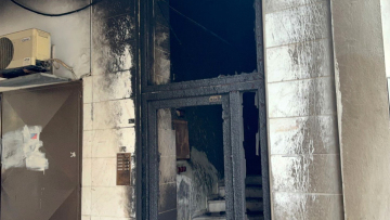 Έκρηξη και φωτιά σε πιλοτή πολυκατοικίας στην Καλαμαριά - Άγνωστοι έβαλαν τρία γκαζάκια
