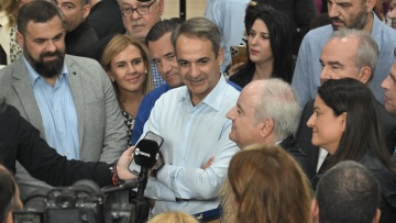 ΝΔ: Ασκήσεις συσπείρωσης κεντρώων ψηφοφόρων μέσω Τσίπρα και… διχασμού του ΠΑΣΟΚ