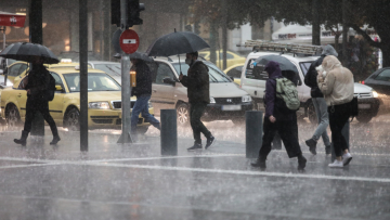 Το επικίνδυνο 12ωρο της κακοκαιρίας Adel την Παρασκευή: Καταιγίδες και χαλάζι στην Αττική, οι περιοχές που μπαίνουν σε red code – Δείτε χάρτες