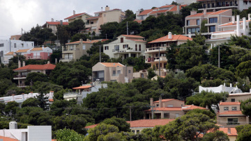 Το ΣτΕ παγώνει νέα τακτοποίηση-σκούπα για τα μεγάλα αυθαίρετα
