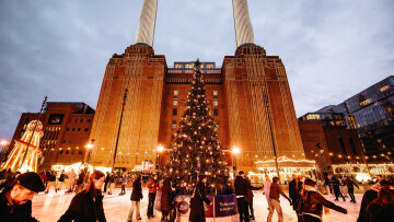 Γιορτινή διάθεση και διασκέδαση για μικρούς και μεγάλους σε 6 θεαματικά παγοδρόμια του Λονδίνου