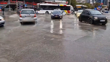 Πλημμύρισαν δρόμοι στο κέντρο της Θεσσαλονίκης - Δείτε βίντεο