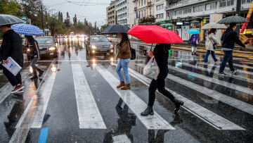 Live χάρτης δείχνει πώς θα κινηθεί η κακοκαιρία - Πότε θα εξασθενήσουν τα έντονα φαινόμενα σε Αττική και δυτικά ηπειρωτικά 
