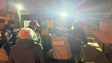 Έρευνες για διαφθορά στο σπίτι του προσωπάρχη του Βολοντίμιρ Ζελένσκι 