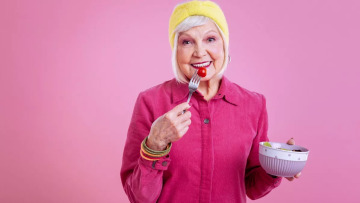 To φυσικό αντιοξειδωτικό που αποτρέπει το γκριζάρισμα των μαλλιών – Ποια λαχανικά το περιέχουν
