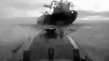 Ουκρανικά drones πίσω από τα πλήγματα στα δύο δεξαμενόπλοια του ρωσικού σκιώδους στόλου - Δείτε βίντεο από την επίθεση