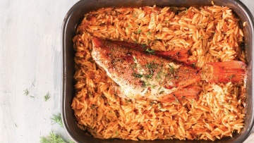 Γιουβέτσι με κοκκινόψαρο
